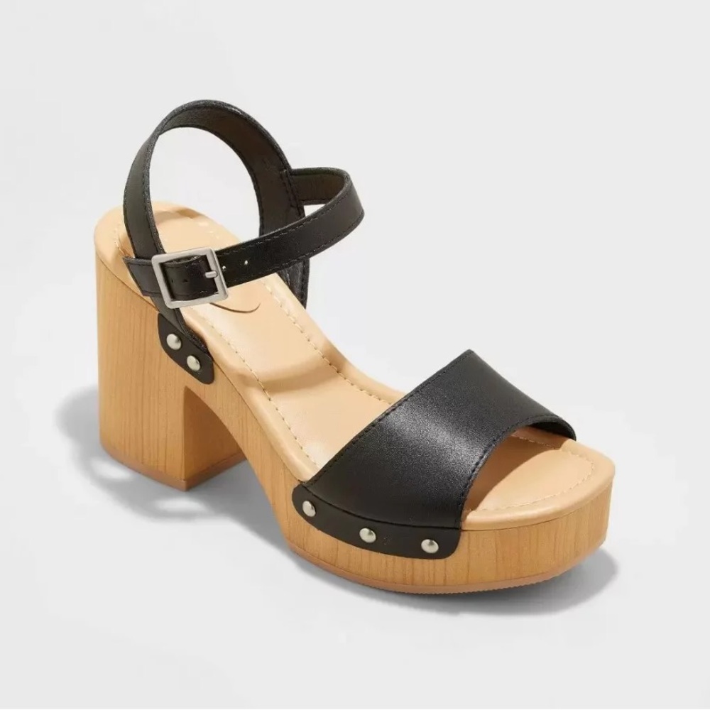 Universal Thread April Platform Heel